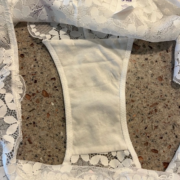 UCA NWT never tried on 3 pair white lace bikini size  Large - Picture 8 of 8